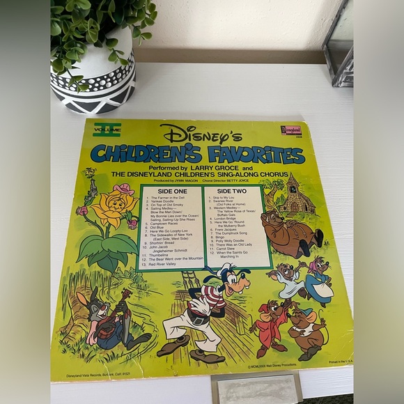 VINYL RECORD DISNEYLAND WALT DISNEY'S CHILDREN'S FAVORITES VOLUME TWO 29 songs - Picture 2 of 6